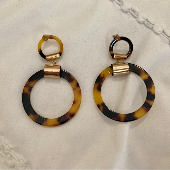 Tortoise Shell Earrings - Picture 2 of 2